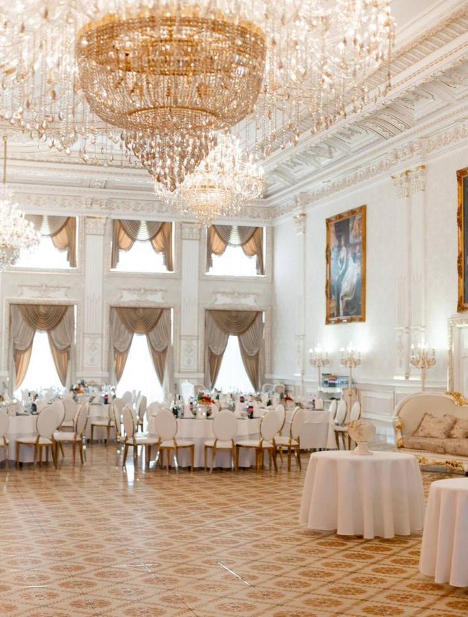 Hotel Grand Aristocrate Dubovtsy Exteriér fotografie