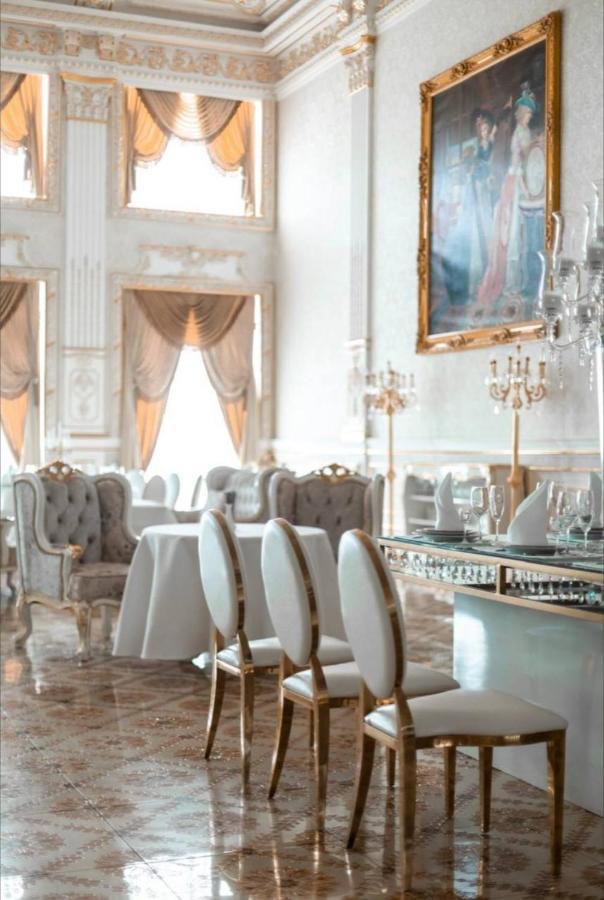 Hotel Grand Aristocrate Dubovtsy Exteriér fotografie