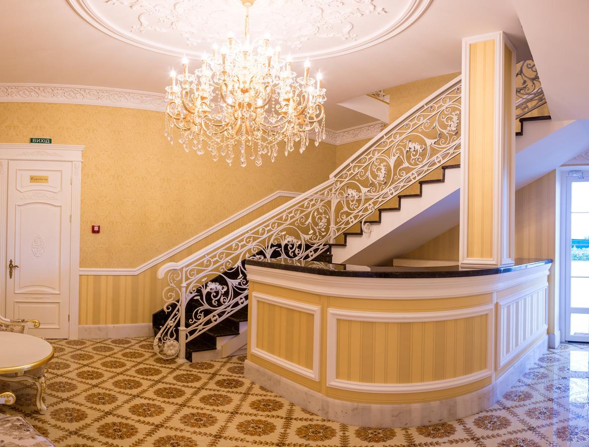 Hotel Grand Aristocrate Dubovtsy Exteriér fotografie